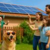 Scène colorée et dynamique d’un foyer souriant regardant sa maison solaire, météo clémente et voisins rassurés.