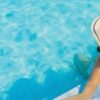 baignade dans la piscine