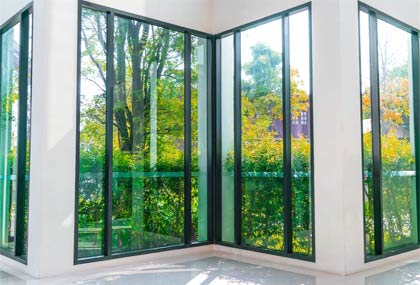 lumière naturelle dans la maison avec des fneêtres bien nettoyées