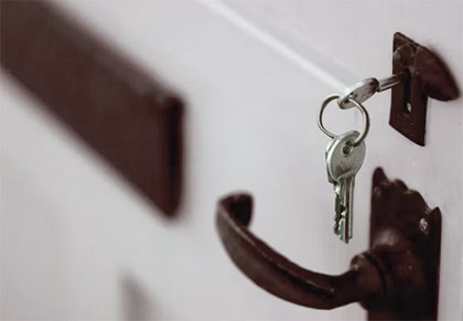 serrure de porte d'entrée