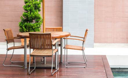 exemple de terrasse avec piscine